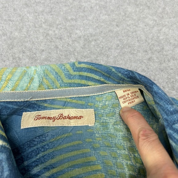 Tommy Bahama Mens Medium Silk Button Down Shirt Blue Green Abstract Print Camp - Picture 2 of 11